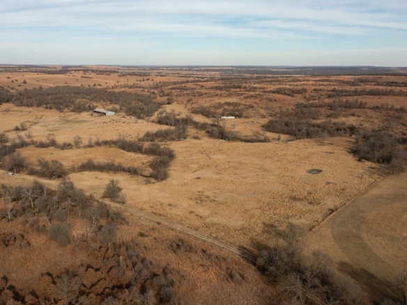 332 Acres of raw land near Sedan Kansas